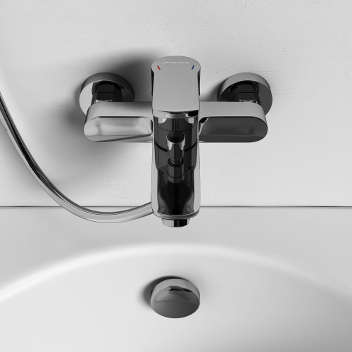 Смеситель для ванны и душа Abelsberg Lineara UNF25747CH, глянцевый хром