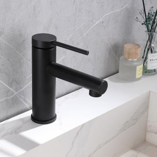 Смеситель для раковины ABBER Emotion AF8810B черный матовый