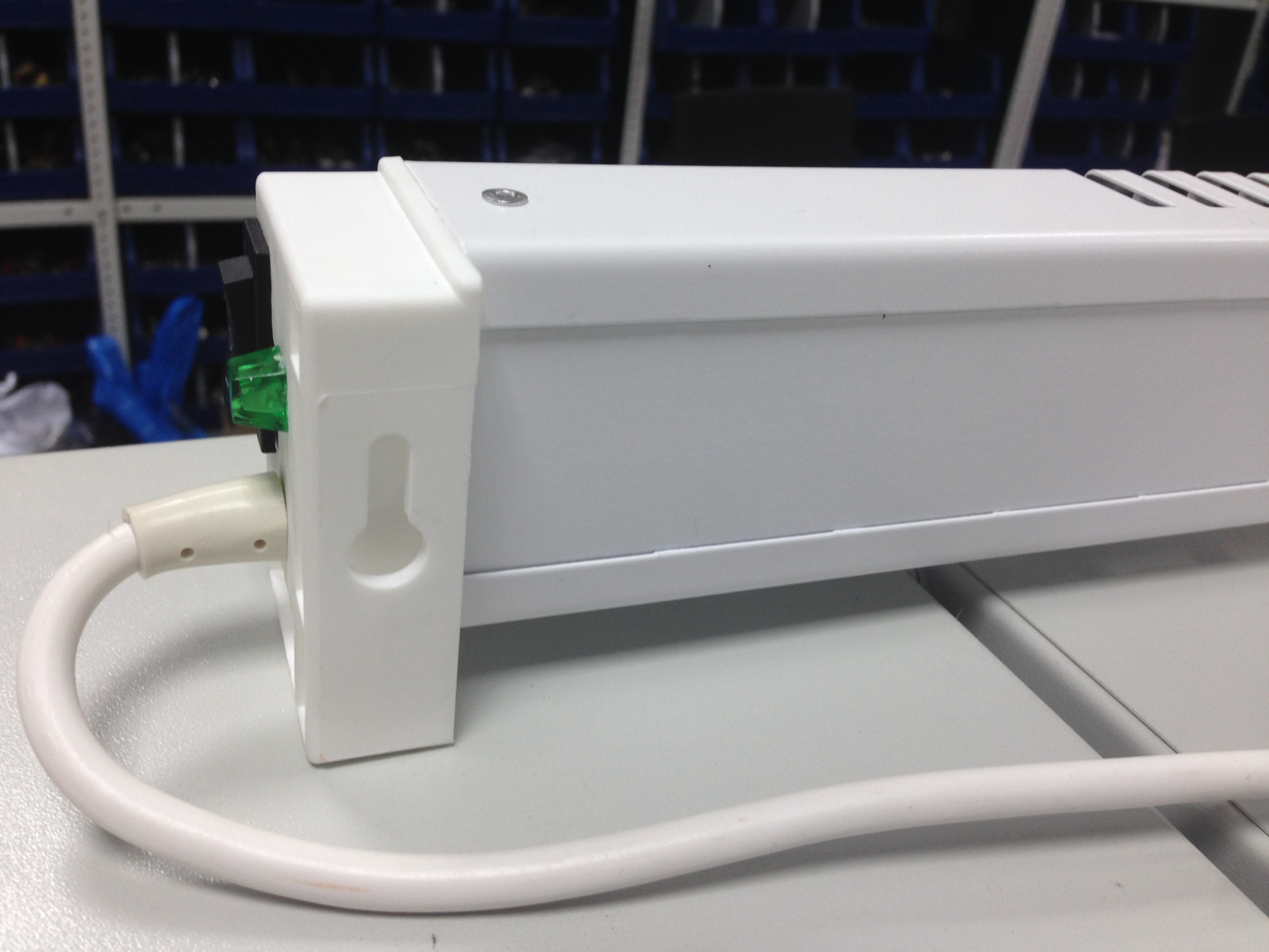 Плинтусный обогреватель Бриз Фиксированный БК200Ф Белый, Левый